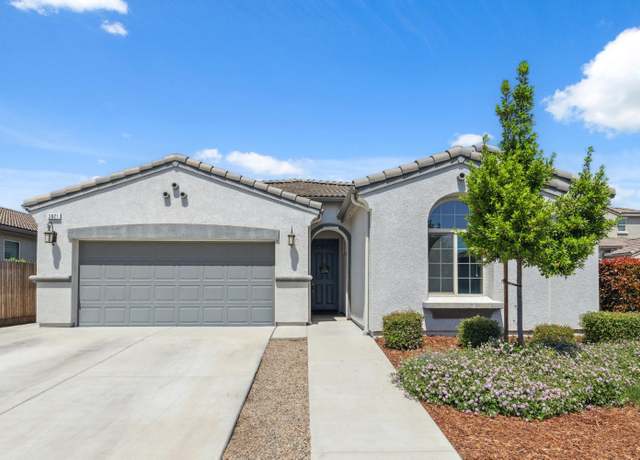 Property at 3821 Leigh Ln, Clovis, CA 93619, 3 beds, 2 baths