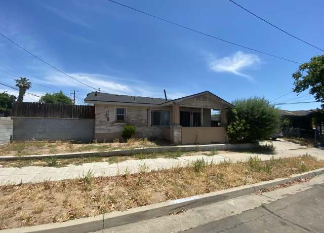 Property at 1325 S 4th St, Fresno, CA 93702, 3 beds, 1.5 baths