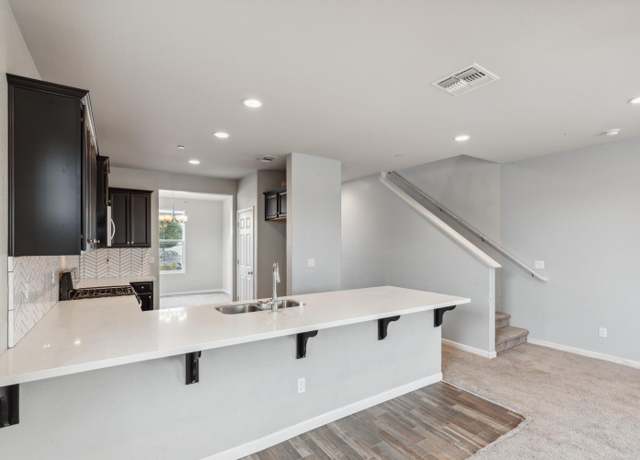 Property at 2830 Leanna Ave, Fresno, CA 93737, 3 beds, 2.5 baths