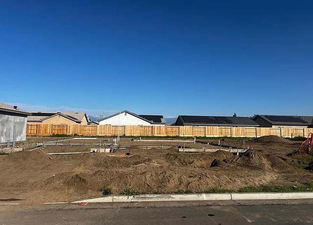 Property at 1144 Ohio Pl W, Porterville, CA 93257, 3 beds, 2 baths