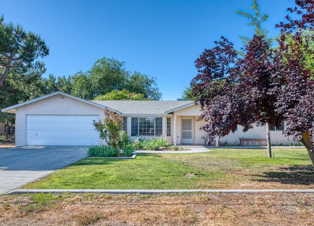 Property at 1183 E Dinuba Ave, Fresno, CA 93725, 3 beds, 2 baths