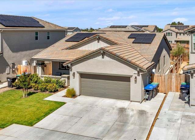 Property at 627 S Kandarian Ave, Fowler, CA 93625, 3 beds, 1.75 baths