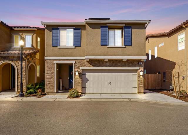 Property at 981 Wishon Ave W, Madera, CA 93636, 4 beds, 2.5 baths