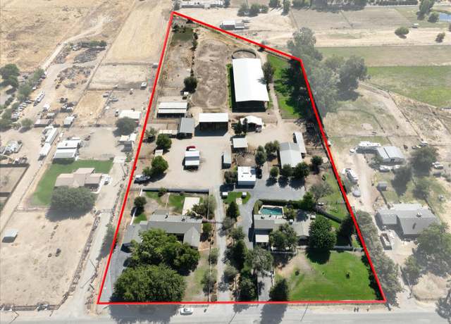 Property at 2176 N Bethel Ave, Sanger, CA 93657, 7 beds, 3 baths