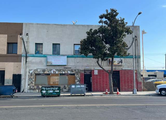 Property at 818 F St, Fresno, CA 93706, 17 beds, 1.5 baths