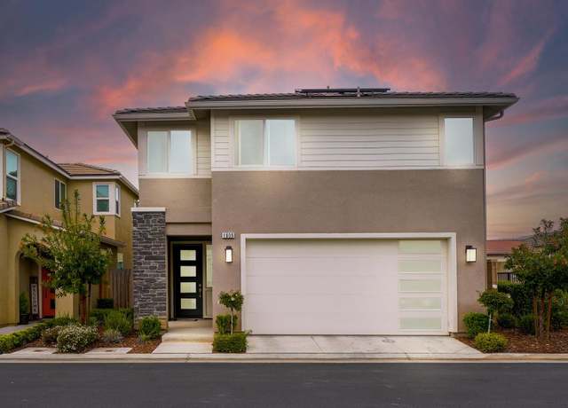 Property at 1935 Minarets Ln, Clovis, CA 93611, 3 beds, 2.5 baths