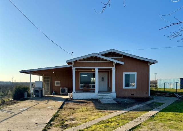 Property at 7041 E Conejo Ave, Selma, CA 93662, 4 beds, 2 baths
