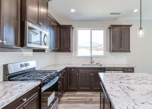 Property at 15946 W Dylan Ave, Kerman, CA 93630, 3 beds, 2 baths