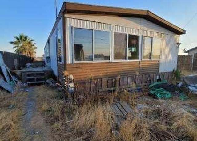 Property at 5709 Niles Ave, Corcoran, CA 93212, 4 beds, 2 baths