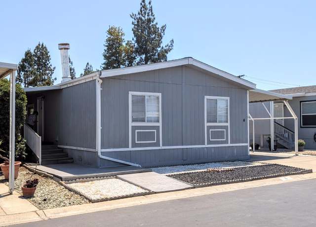 Property at 1001 Sylmar Ave #4, Clovis, CA 93612, 2 beds, 2 baths