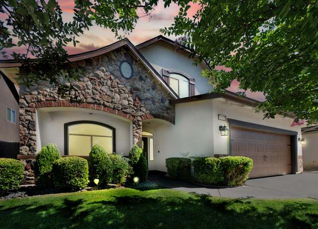 Property at 6712 W Lucas Dr, Fresno, CA 93722, 4 beds, 2.5 baths