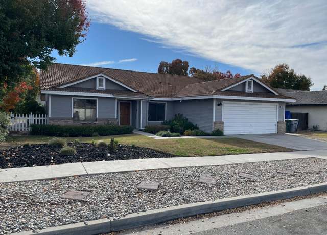 Property at 2586 Barstow Ave, Clovis, CA 93611, 4 beds, 2 baths