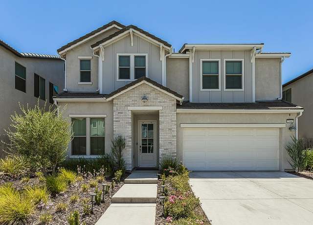 Property at 2944 Vermont Ave, Clovis, CA 93619, 4 beds, 3 baths