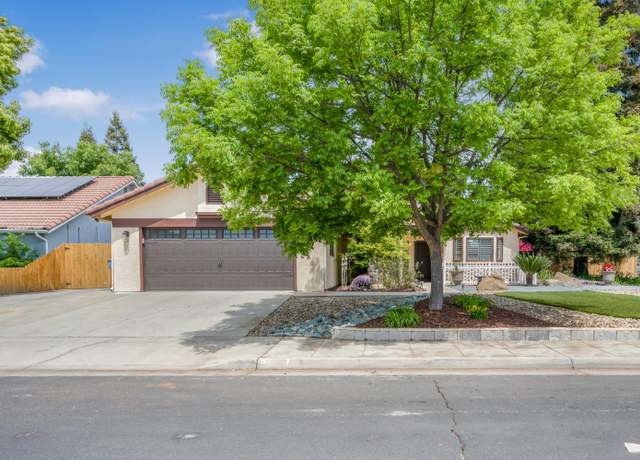 Property at 2555 Vartikian Ave, Clovis, CA 93611, 3 beds, 2 baths