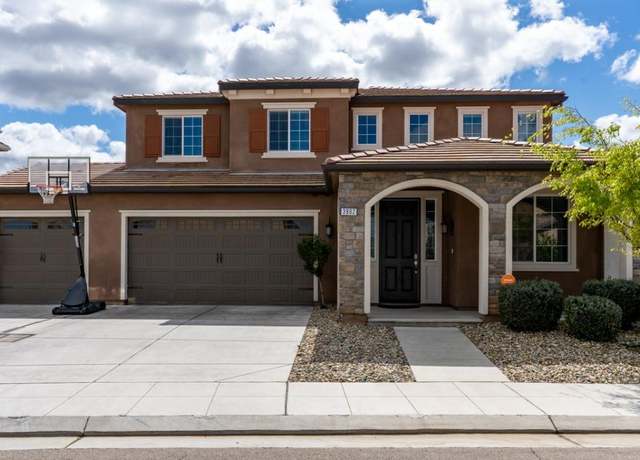 Property at 3902 Sussex Ave, Clovis, CA 93619, 4 beds, 3 baths