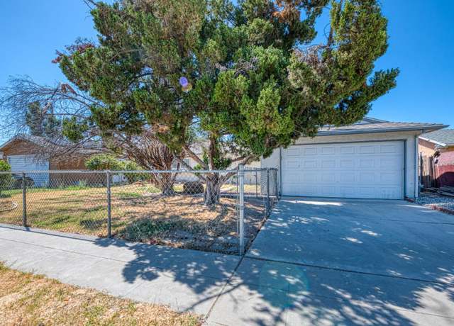 Property at 4516 E Grove Ave, Fresno, CA 93725, 3 beds, 1.75 baths