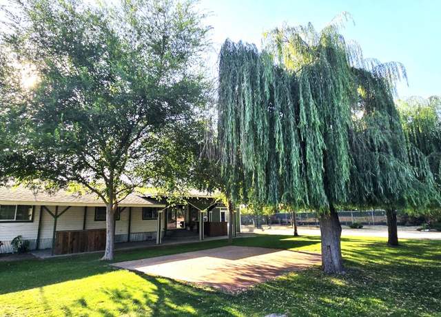 Property at 3415 E Lincoln Ave, Fresno, CA 93725, 3 beds, 1.75 baths