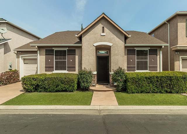Property at 735 W Brittany Ln, Clovis, CA 93619, 2 beds, 2 baths