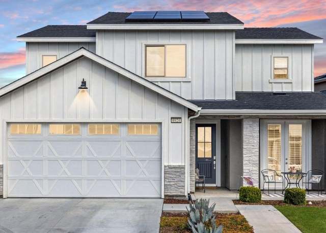 Property at 6924 E Fedora Ave, Fresno, CA 93727, 4 beds, 2.5 baths