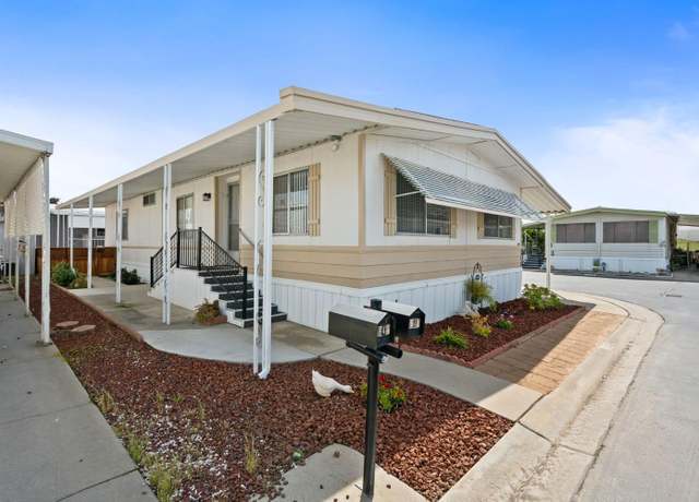 Property at 1001 Sylmar Ave #142, Clovis, CA 93612, 2 beds, 2 baths
