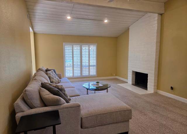 Property at 5076 N Wishon Ave Unit A, Fresno, CA 93704, 2 beds, 1.75 baths