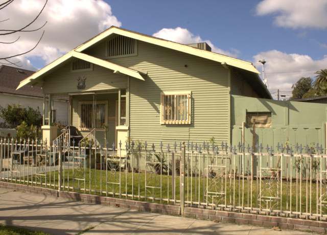 Property at 535 N Wilson Ave, Fresno, CA 93728, 4 beds, 2.5 baths