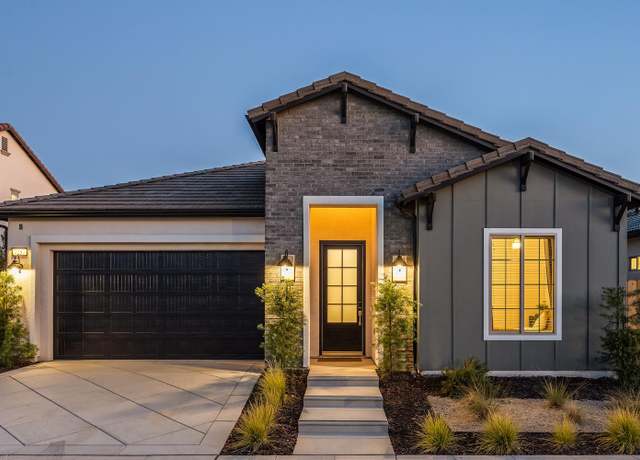 Property at 7257 W Ashcroft Ave, Fresno, CA 93723, 4 beds, 3.5 baths