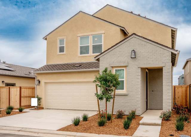 Property at 694 Thomas Way, Madera, CA 93636, 3 beds, 2.5 baths
