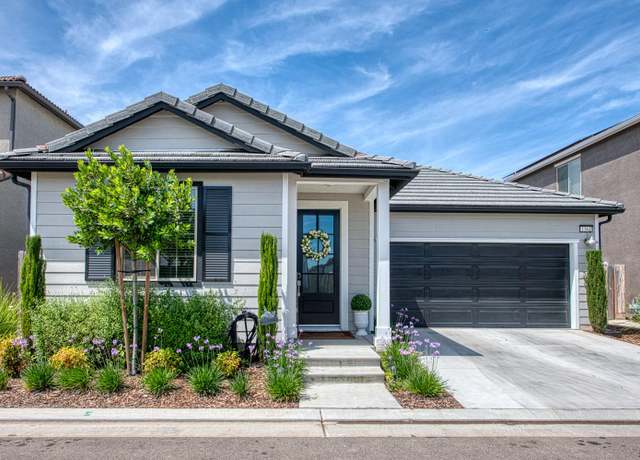Property at 1363 E Via Prato Dr, Fresno, CA 93730, 3 beds, 2.25 baths