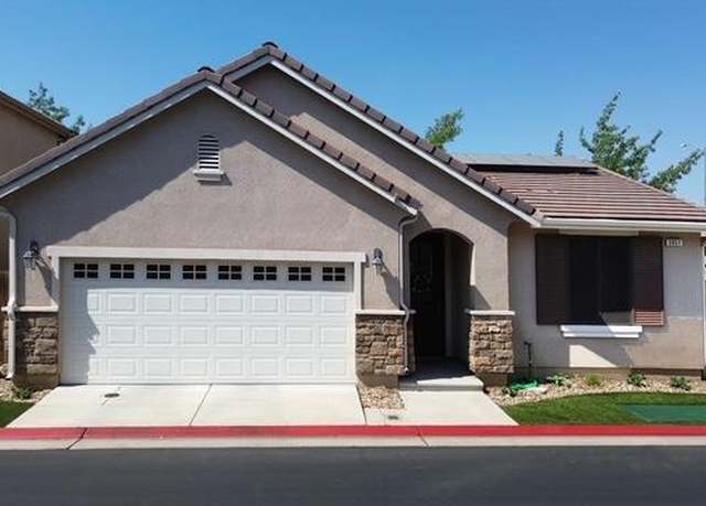 Property at 3051 Glacier Ln, Clovis, CA 93619, 2 beds, 2 baths