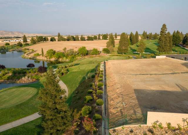 Property at 2490 E Copper Ridge Dr, Fresno, CA 93730