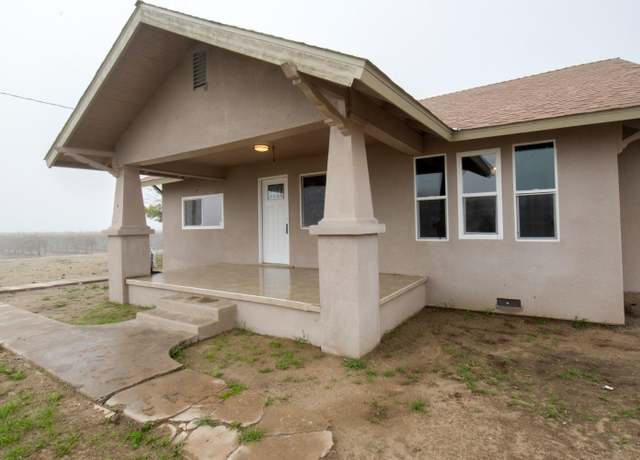 Property at 258 4th Ave, Kingsburg, CA 93631, 3 beds, 2 baths