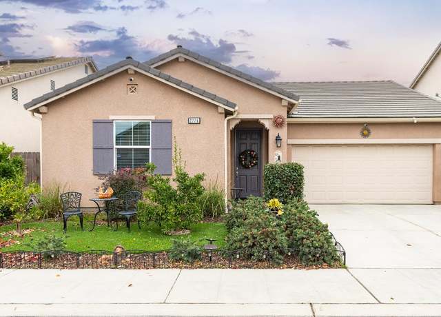 Property at 2776 Pontiac Ave, Clovis, CA 93611, 3 beds, 2 baths