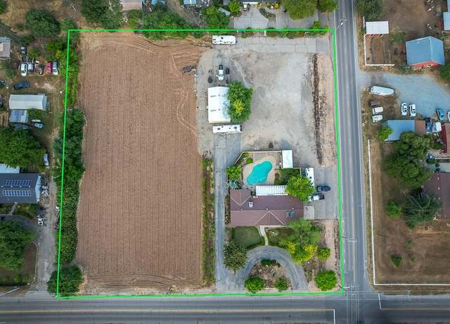 Property at 827 N Armstrong Ave, Clovis, CA 93611, 3 beds, 1.75 baths
