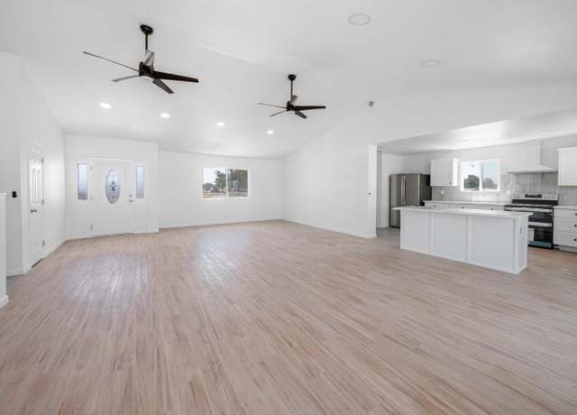 Property at 15758 Mark Rd, Madera, CA 93636, 5 beds, 3 baths