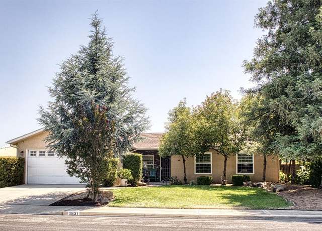 Property at 2831 Claremont Ave, Clovis, CA 93611, 3 beds, 2 baths
