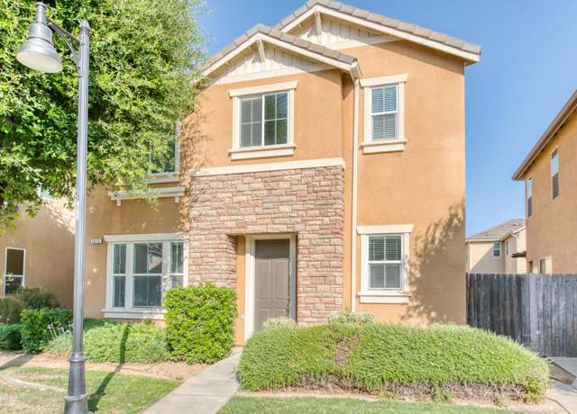 Property at 5516 N Sebastian Ln, Fresno, CA 93722, 4 beds, 2.75 baths