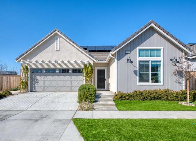 Property at 811 Windmill Ave, Clovis, CA 93619, 2 beds, 2 baths