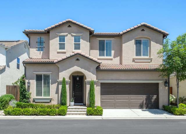 Property at 1362 E Via Viola Way, Fresno, CA 93730, 3 beds, 2.5 baths