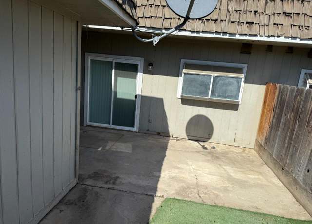 Property at 1974 Shadowbrook, Merced, CA 95348, 2 beds, 1.5 baths
