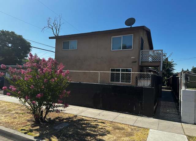 Property at 1250 E Vassar Ave, Fresno, CA 93704, 7 beds, 3 baths