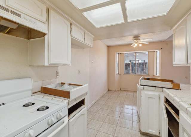 Property at 705 Deerwood Dr, Madera, CA 93637, 2 beds, 2 baths