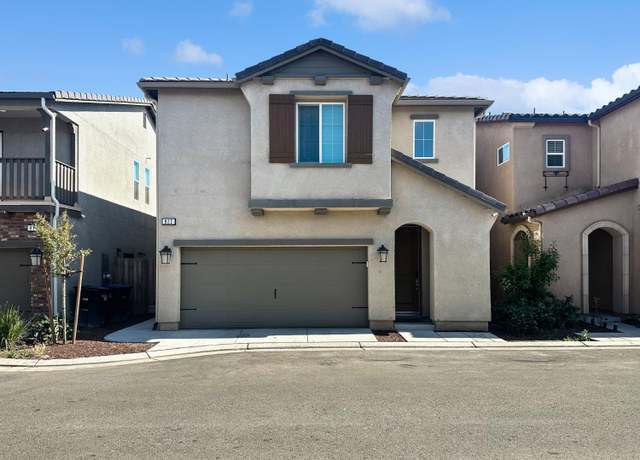 Property at 922 Winchell Way W, Madera, CA 93636, 3 beds, 2.5 baths