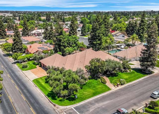 Property at 1917 Evergreen Pl, Madera, CA 93637, 4 beds, 4.5 baths
