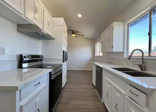 Property at 115 Beverly Dr, Clovis, CA 93612, 3 beds, 2 baths