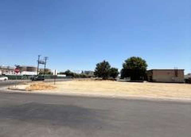 Property at 1407 Academy Ave, Sanger, CA 93657