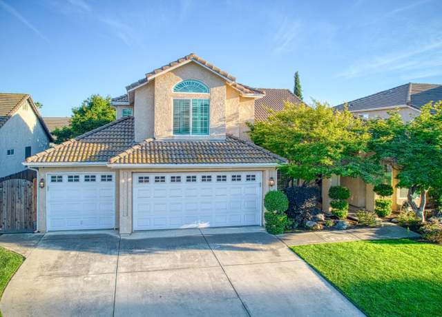Property at 1621 E Ticonderoga Dr, Fresno, CA 93720, 4 beds, 3 baths