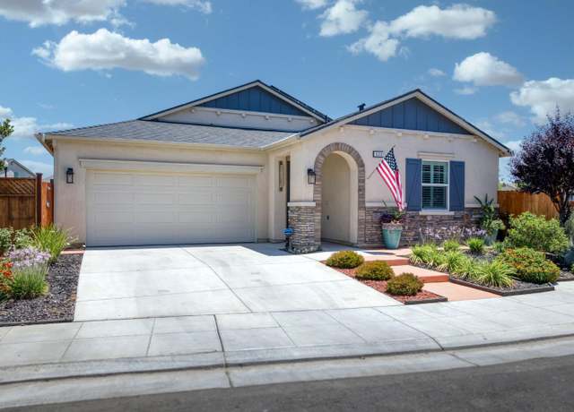 Property at 629 Del Monte Ave, Clovis, CA 93619, 3 beds, 2 baths