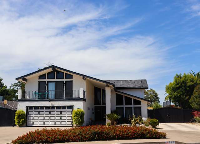 Property at 723 W Pine St, Exeter, CA 93221, 5 beds, 3 baths