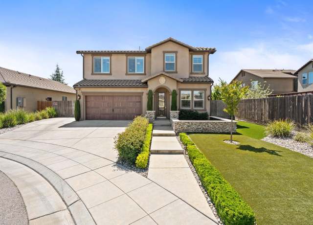 Property at 1905 E Via Fiore Ave, Fresno, CA 93730, 4 beds, 3 baths